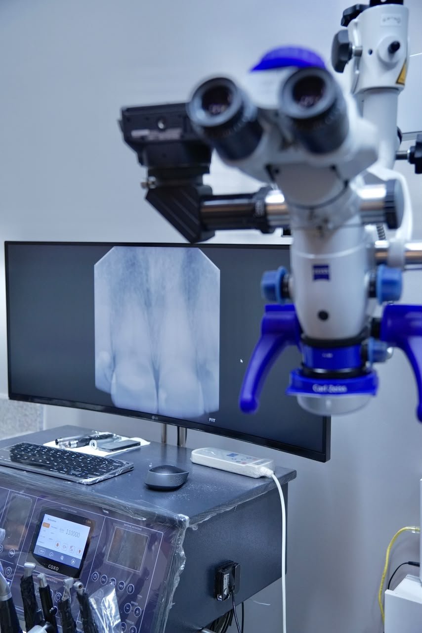 O microscópio no espaço clínico da VRClinica.